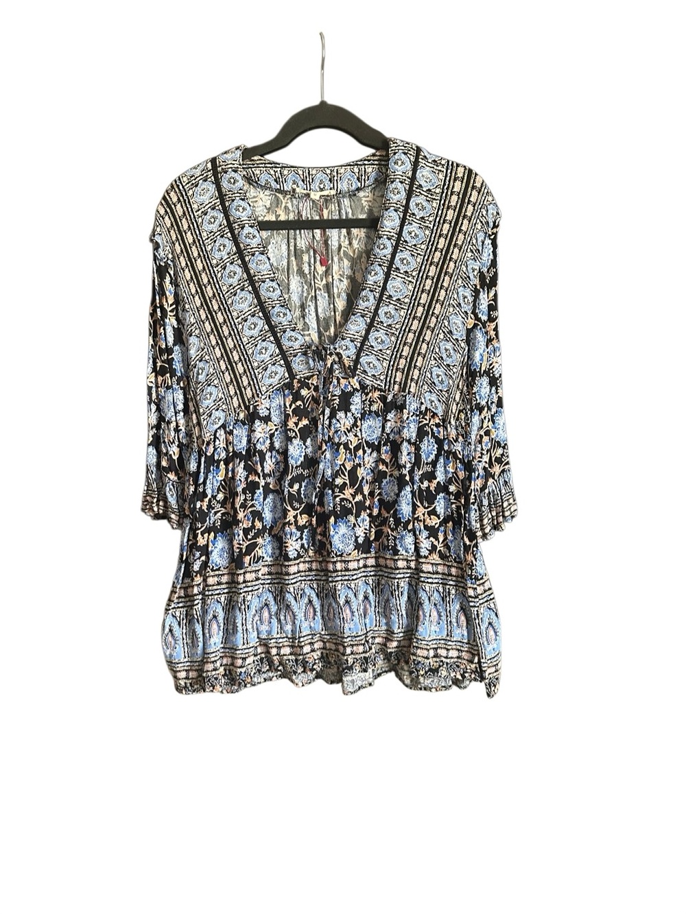 Rose & Thyme Boho Floral V-Neck Blouse - Blue/Black. Size Medium